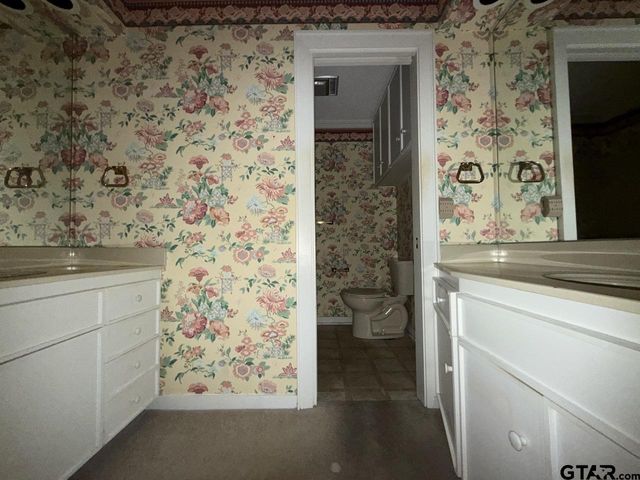 1022 Troup Highway, Tyler, TX 75701