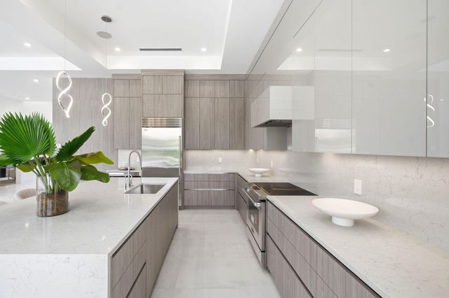 261 NW 8th Street, Boca Raton, FL 33432