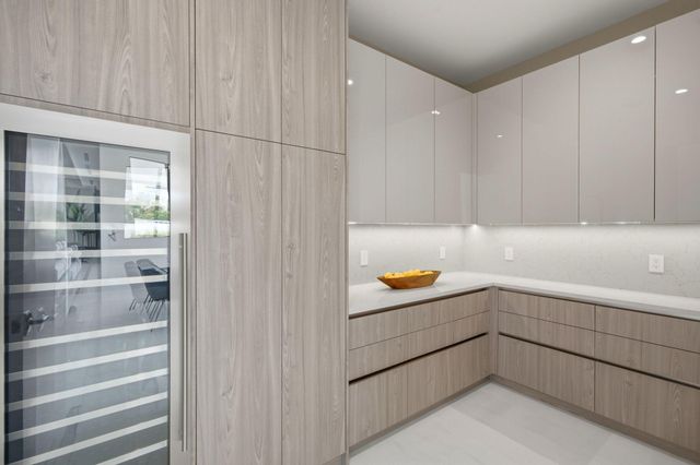 261 NW 8th Street, Boca Raton, FL 33432