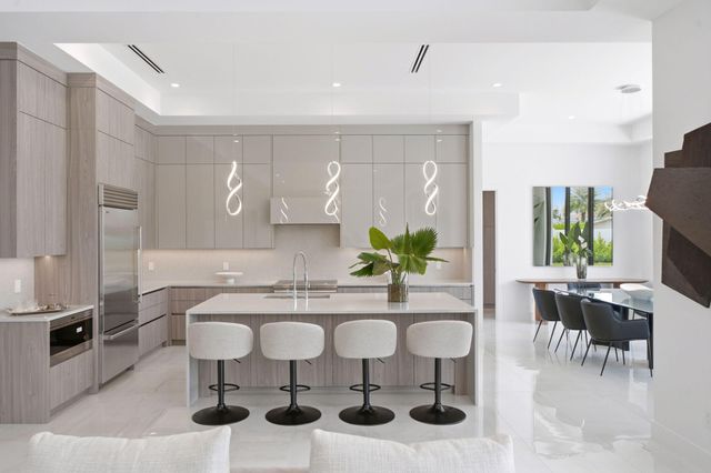 261 NW 8th Street, Boca Raton, FL 33432