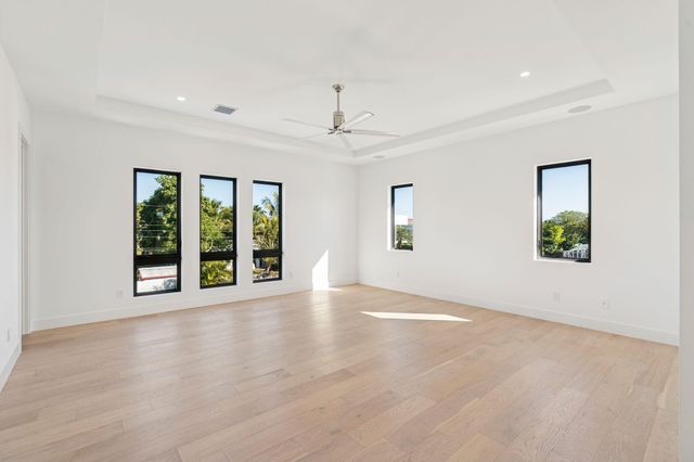 261 NW 8th Street, Boca Raton, FL 33432