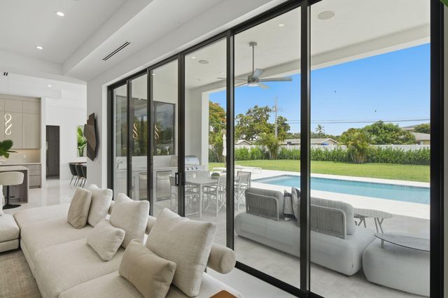 261 NW 8th Street, Boca Raton, FL 33432