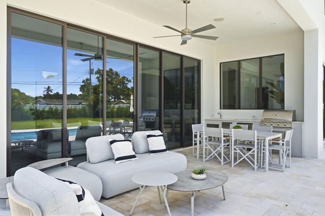 261 NW 8th Street, Boca Raton, FL 33432