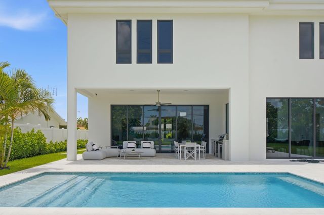 261 NW 8th Street, Boca Raton, FL 33432
