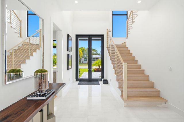 261 NW 8th Street, Boca Raton, FL 33432