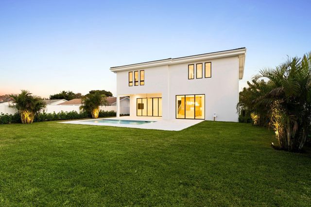 261 NW 8th Street, Boca Raton, FL 33432