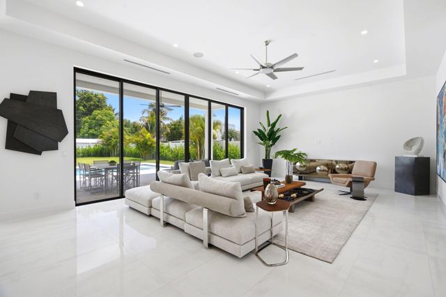 261 NW 8th Street, Boca Raton, FL 33432