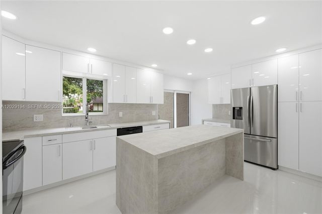 22384 Thousand Pines Lane, Boca Raton, FL 33428