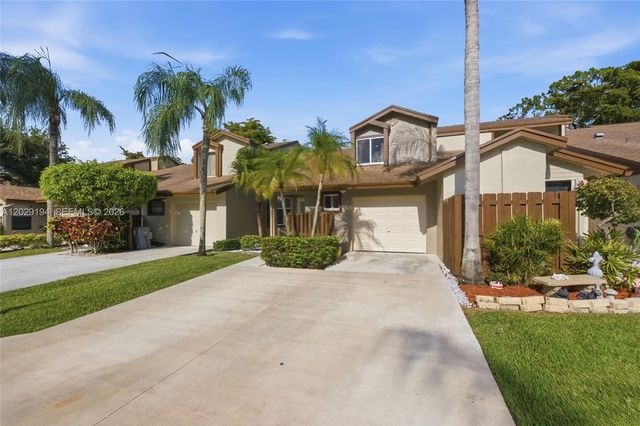 22384 Thousand Pines Lane, Boca Raton, FL 33428