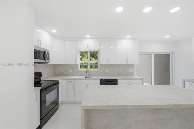 22384 Thousand Pines Lane, Boca Raton, FL 33428