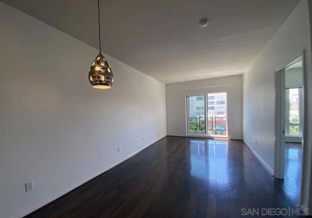 450 J St 4211, San Diego, CA 92101