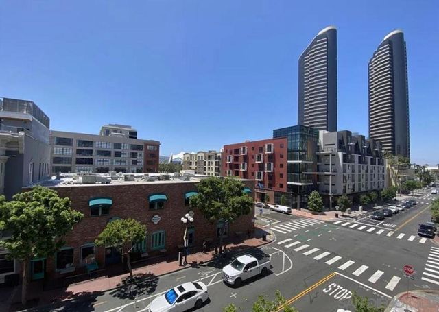 450 J St 4211, San Diego, CA 92101