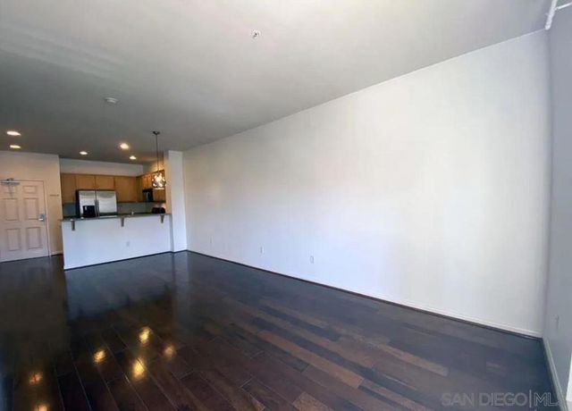 450 J St 4211, San Diego, CA 92101