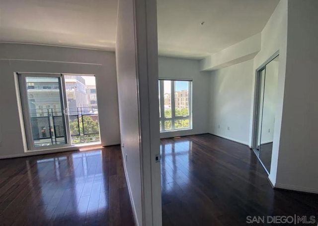 450 J St 4211, San Diego, CA 92101