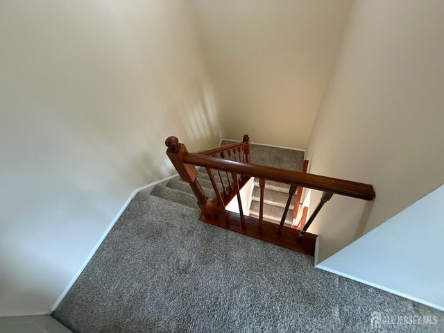 382 Hadleigh Lane, North Brunswick, NJ 08902
