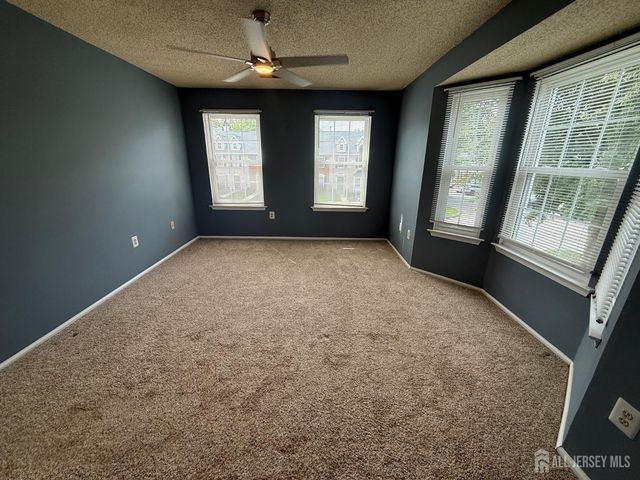 382 Hadleigh Lane, North Brunswick, NJ 08902
