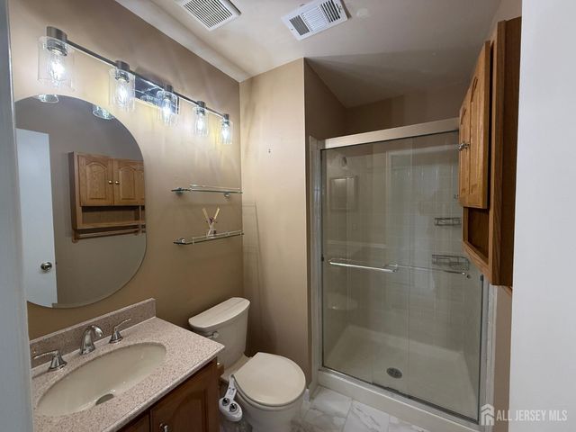 382 Hadleigh Lane, North Brunswick, NJ 08902