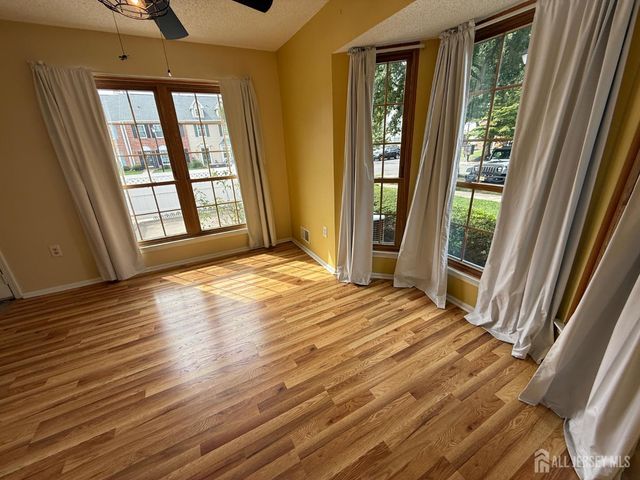 382 Hadleigh Lane, North Brunswick, NJ 08902