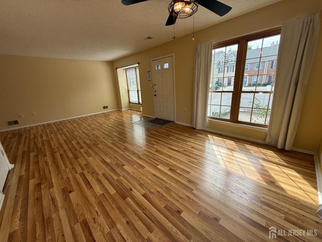 382 Hadleigh Lane, North Brunswick, NJ 08902