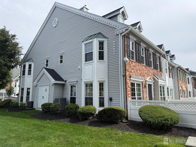 382 Hadleigh Lane, North Brunswick, NJ 08902