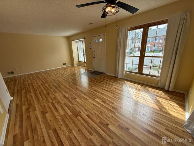 382 Hadleigh Lane, North Brunswick, NJ 08902