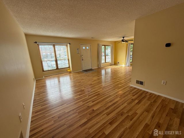 382 Hadleigh Lane, North Brunswick, NJ 08902