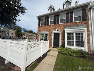 382 Hadleigh Lane, North Brunswick, NJ 08902