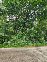 35 Ridgeland Avenue, Fox Lake, IL 60020