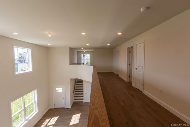 38 Dartmouth Drive, Poughkeepsie, NY 12603