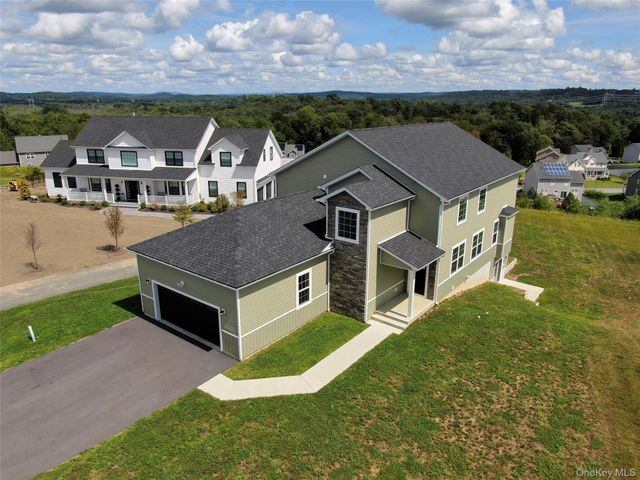 38 Dartmouth Drive, Poughkeepsie, NY 12603
