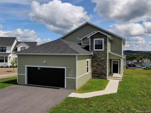 38 Dartmouth Drive, Poughkeepsie, NY 12603