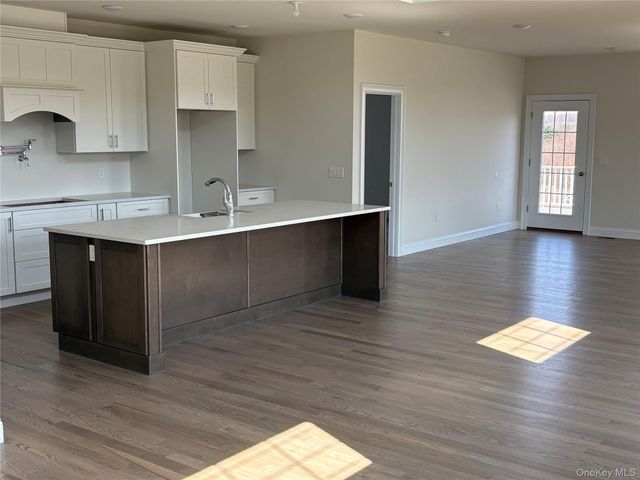 38 Dartmouth Drive, Poughkeepsie, NY 12603