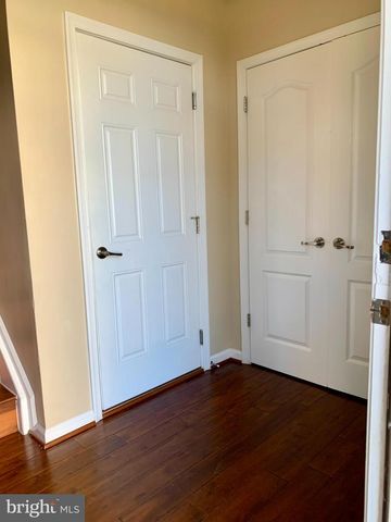 42602 HARDAGE TER, Ashburn, VA 20148