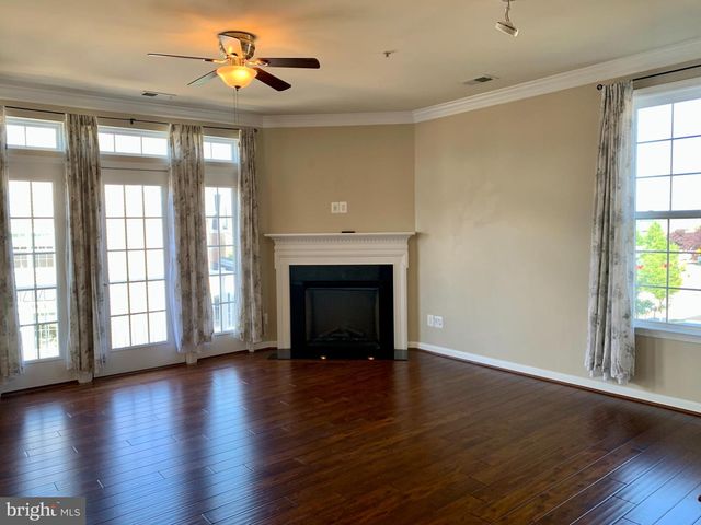 42602 HARDAGE TER, Ashburn, VA 20148