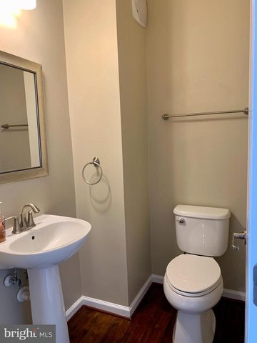 42602 HARDAGE TER, Ashburn, VA 20148