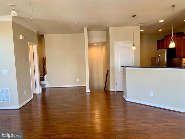 42602 HARDAGE TER, Ashburn, VA 20148