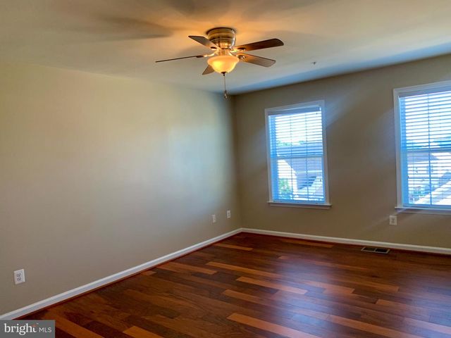 42602 HARDAGE TER, Ashburn, VA 20148