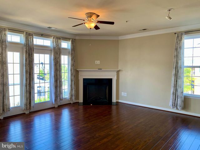 42602 HARDAGE TER, Ashburn, VA 20148