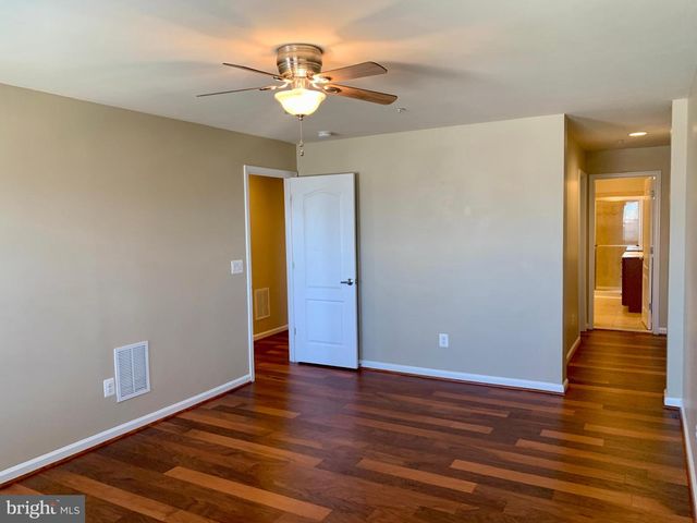 42602 HARDAGE TER, Ashburn, VA 20148