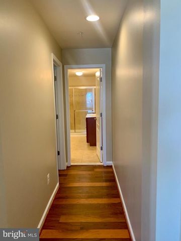 42602 HARDAGE TER, Ashburn, VA 20148