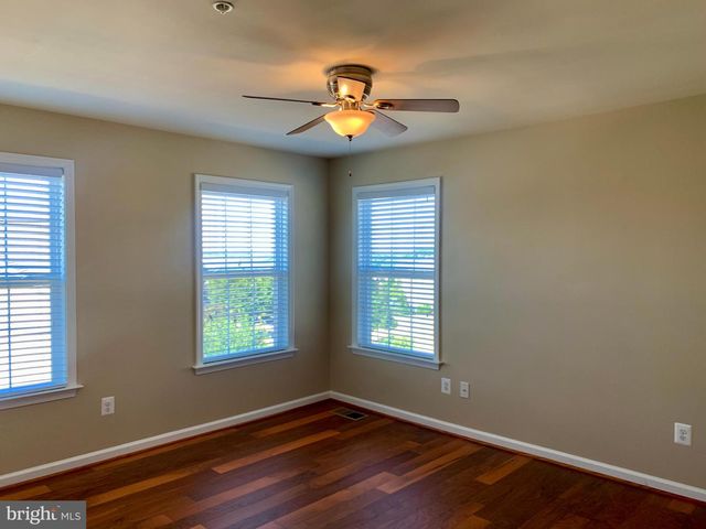42602 HARDAGE TER, Ashburn, VA 20148