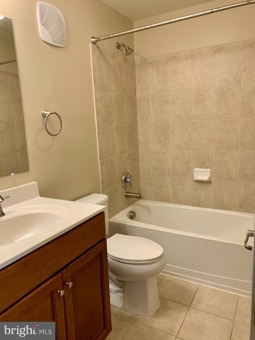 42602 HARDAGE TER, Ashburn, VA 20148
