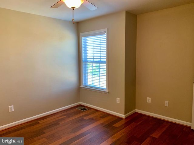 42602 HARDAGE TER, Ashburn, VA 20148