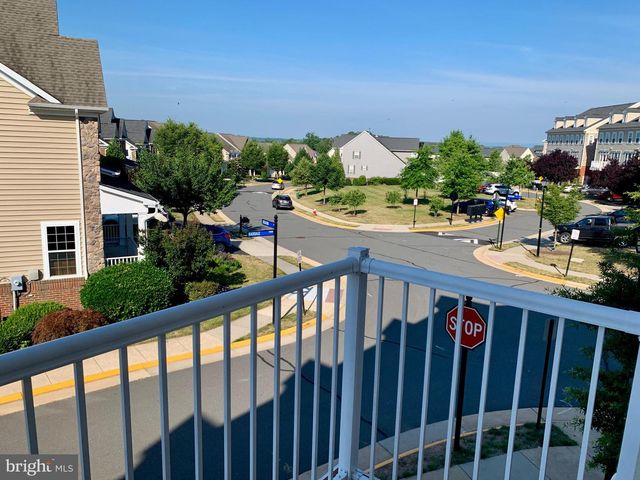 42602 HARDAGE TER, Ashburn, VA 20148