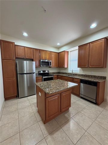 2404 BELLA VISTA DRIVE, Davenport, FL 33897
