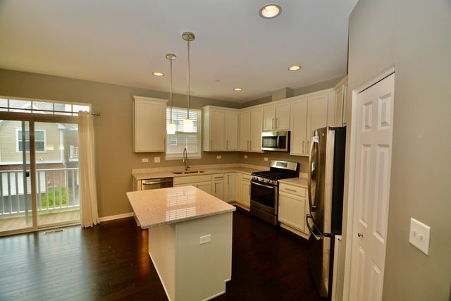 2953 Madison Drive 2953, Naperville, IL 60564