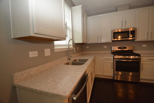 2953 Madison Drive 2953, Naperville, IL 60564