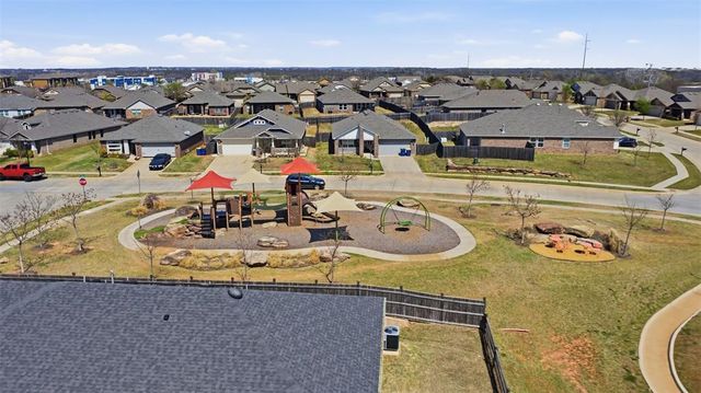 1214 S Landry Lane, Stillwater, OK 74074