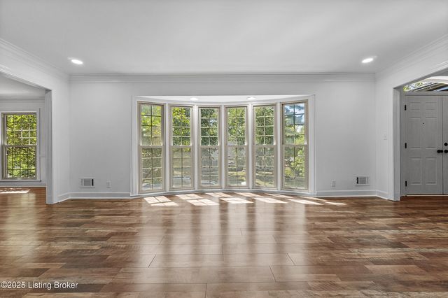 5409 Pueblo Rd, Louisville, KY 40207