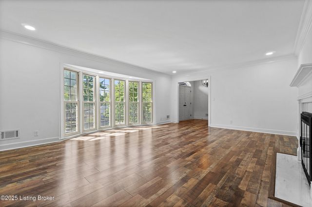 5409 Pueblo Rd, Louisville, KY 40207